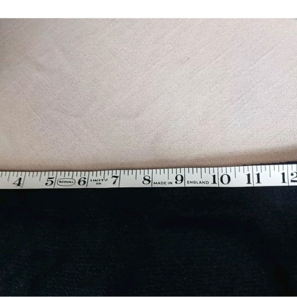 Elegant Black Knit Dress - Picture 6 of 6